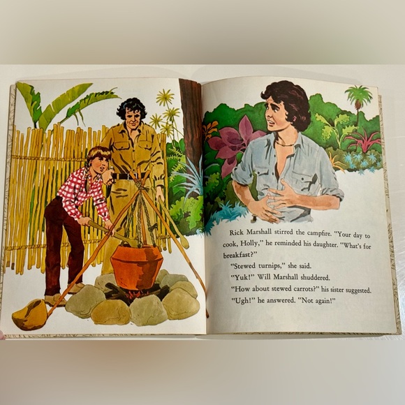 Vintage 1975 Little Golden Book Krofft’s Land of the Lost: The Surprise Guests - Picture 4 of 16